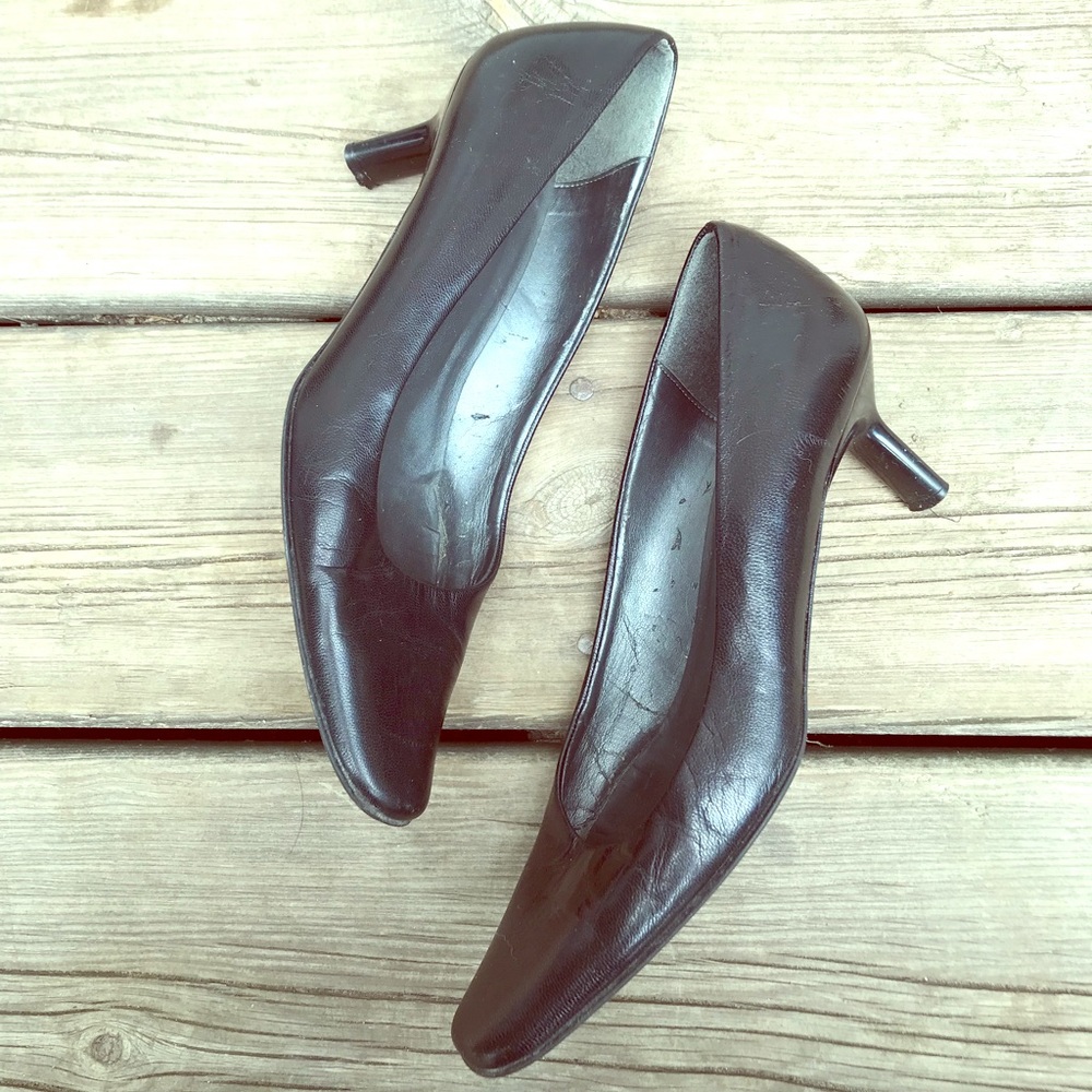 Casual Corner black kitten heels